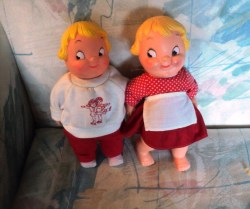 blonde campbell boy girl side_01